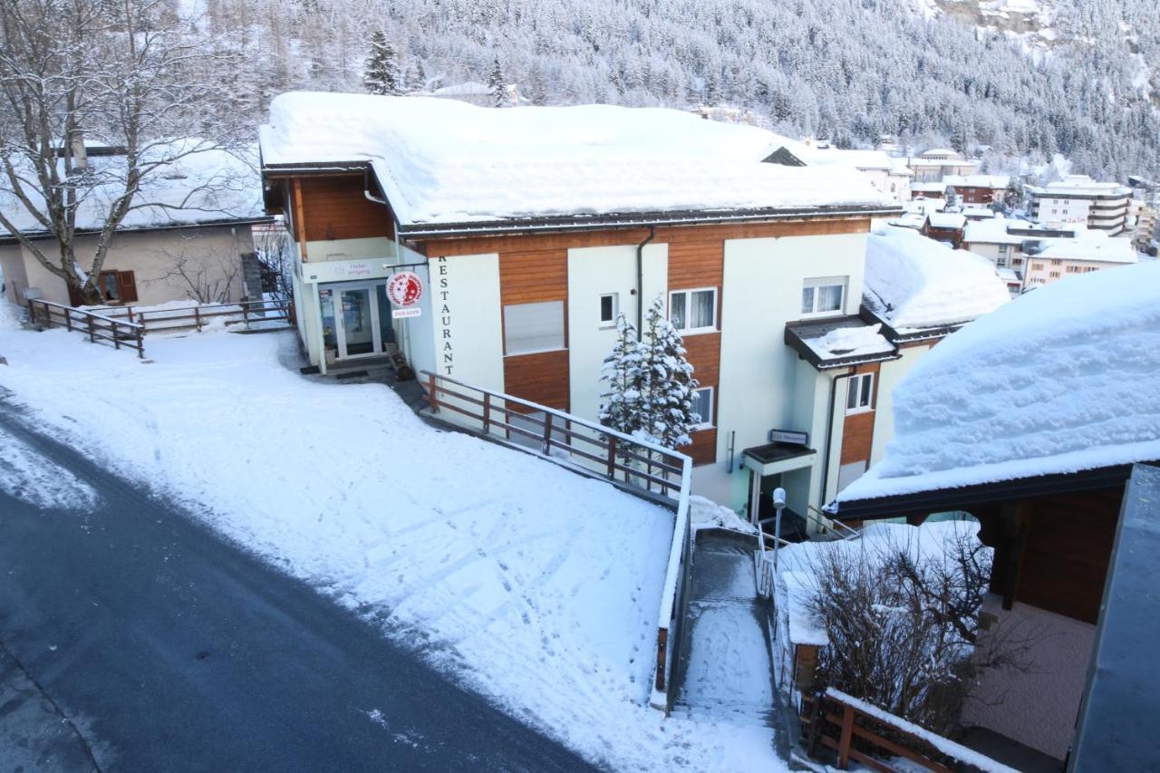 Paradis-leukerbad-therme 2*